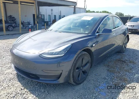 2020 Tesla Model 3 Long Range Dual Motor All-Wheel Drive z USA, uszkodzony, nr VIN 5YJ3E1EB9LF717436